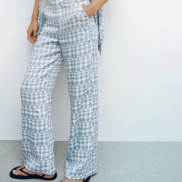 Zara full length trousers with geometric print. - Picture 1 of 6